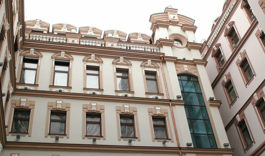 Фотография главного офиса корпорации УКРАВТО на улице Круглоуниверситетская в городе Киев внутренний фасад здания после реставрации